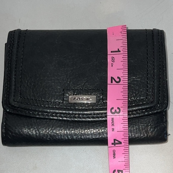 Fossil Women's Vintage Black Leather Wallet - Picture 15 of 15